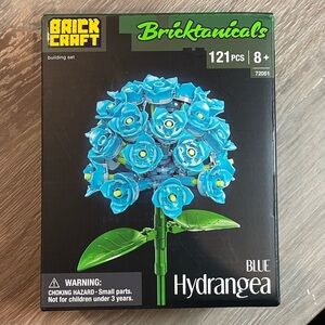 Brick Craft - Bricktanicals Blue Hydrangea. NIB
